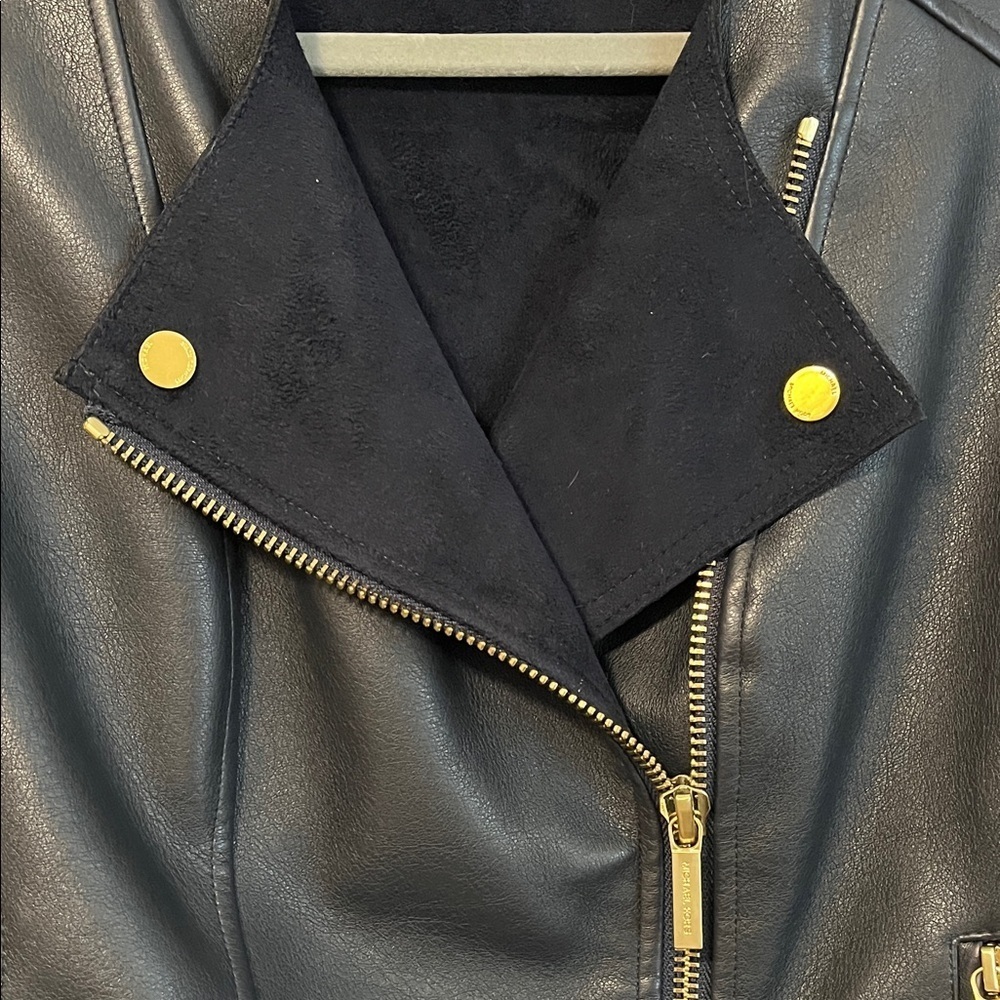 NWOT MICHAEL KORS Navy Faux Leather Moto Jacket Gold Button, Size M - Picture 3 of 11